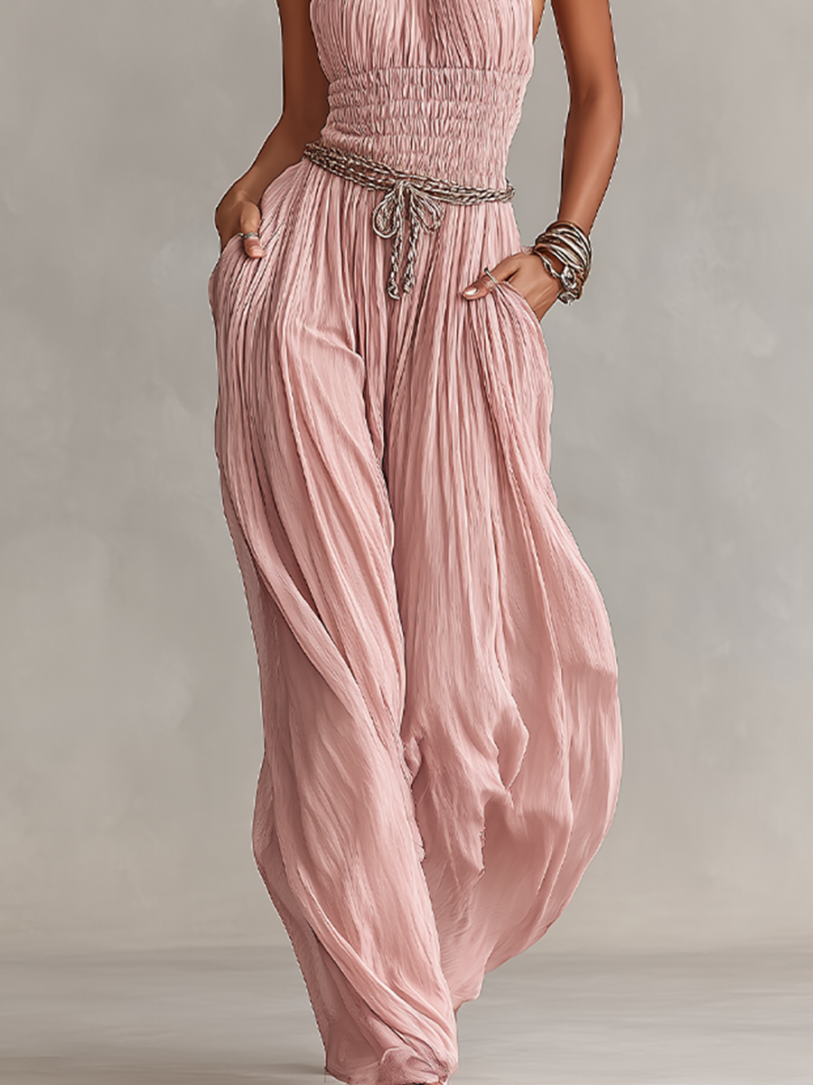 Mono plisado con cuello halter y cintura fruncida