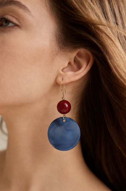 Pendientes redondos vintage nublados en rojo y azul