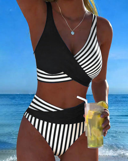 Bikini mit überkreuzten Trägern – gemustert