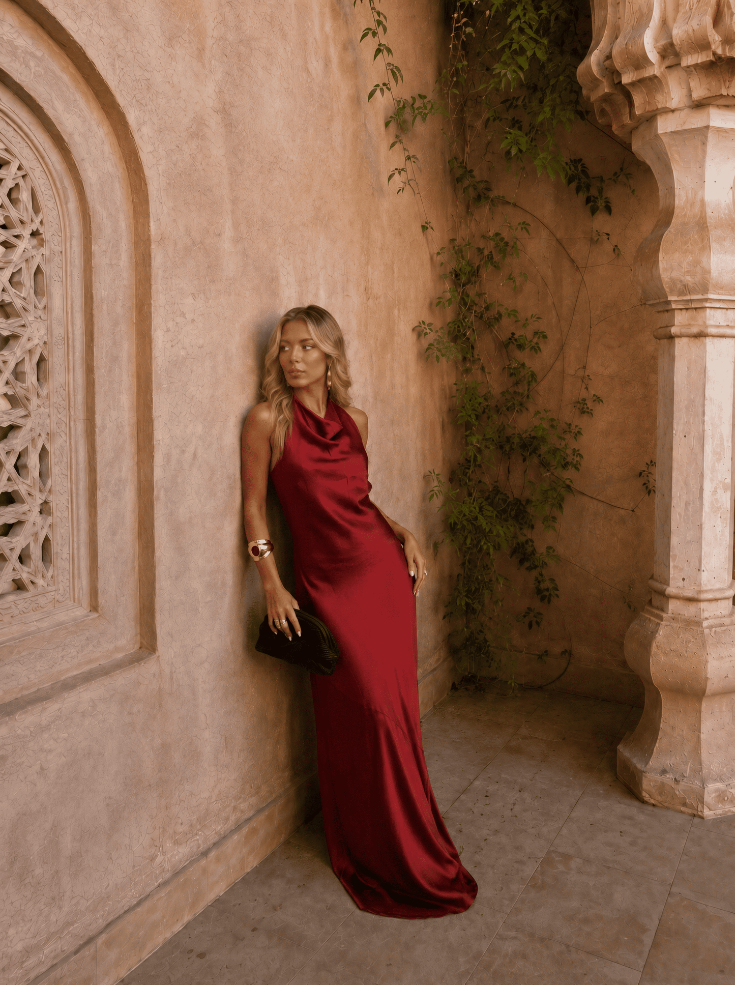 Vestido Riad: Elegancia y Estilo para Brillar