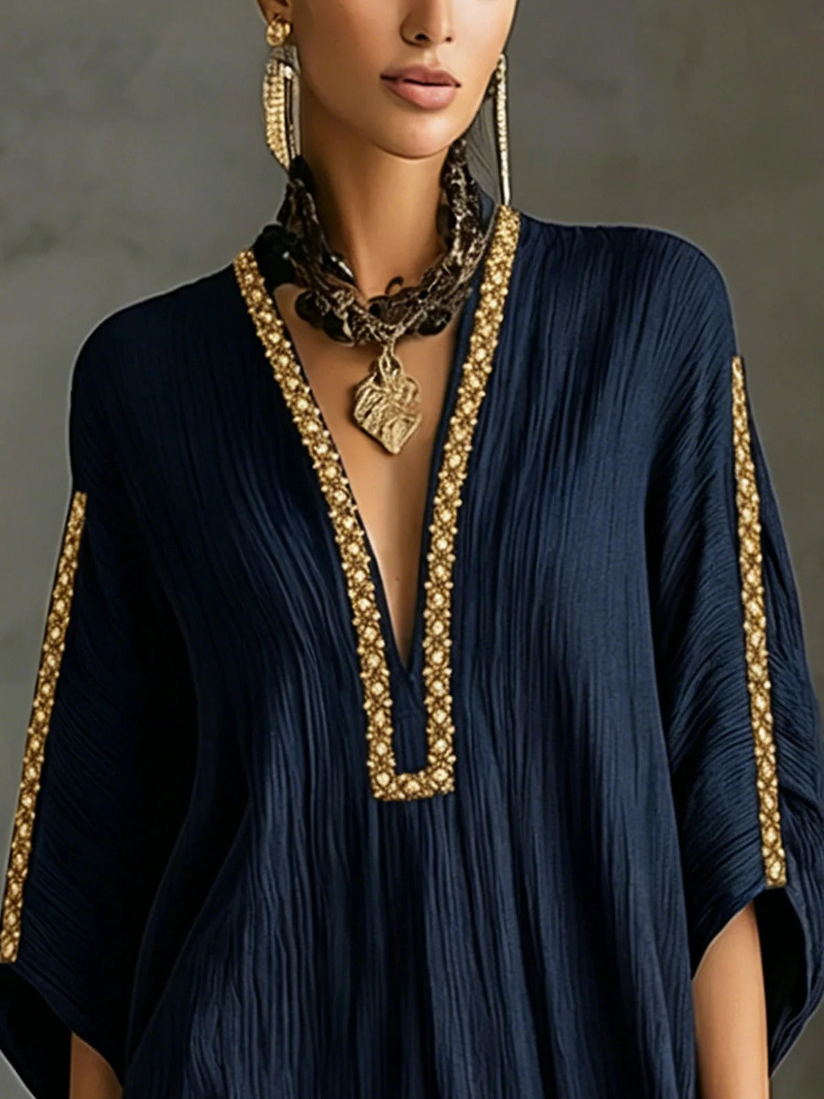 Vestido corto tipo kaftán bordado
