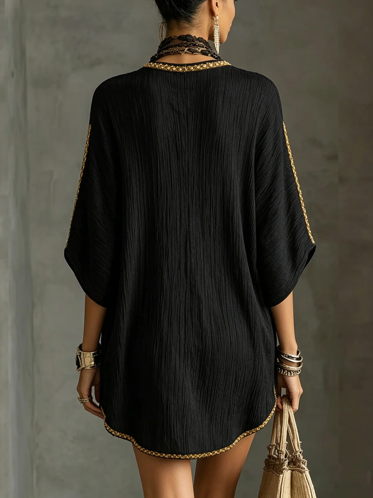 Vestido corto tipo kaftán bordado