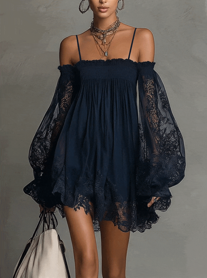 Vestido corto azul marino con encaje y hombros descubiertos
