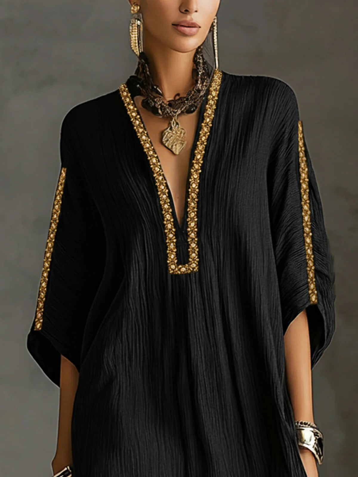 Vestido corto tipo kaftán bordado