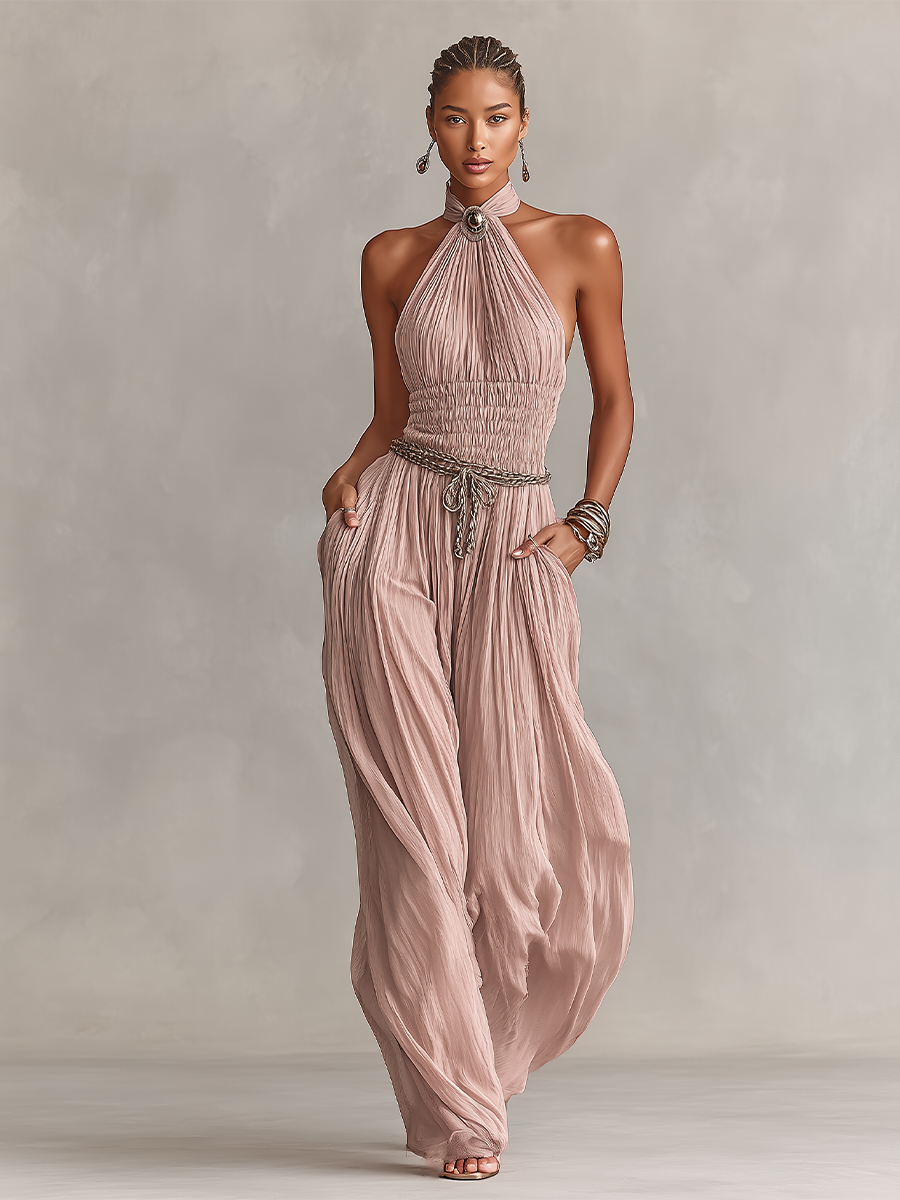 Mono plisado con cuello halter y cintura fruncida