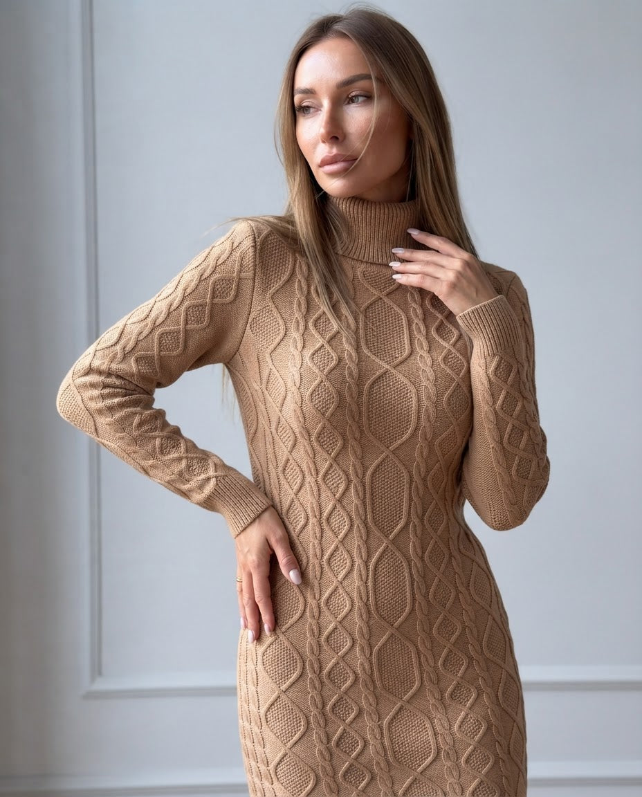 Vestido corto de punto trenzado con cuello alto