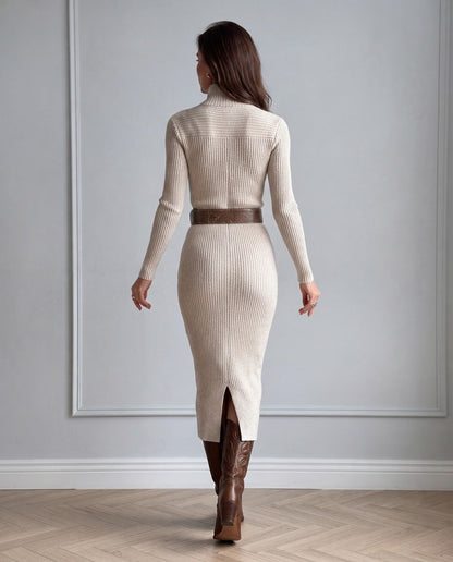 Vestido midi de punto trenzado con cuello alto y escote en V - Crudo