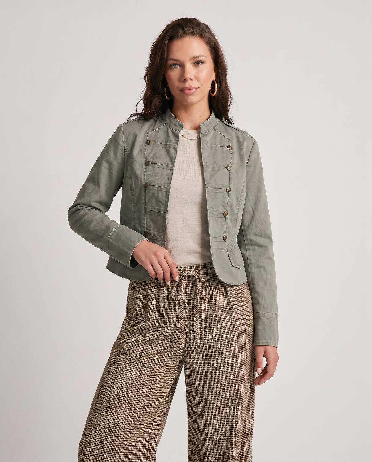 Chaqueta corta lavada con doble botonadura