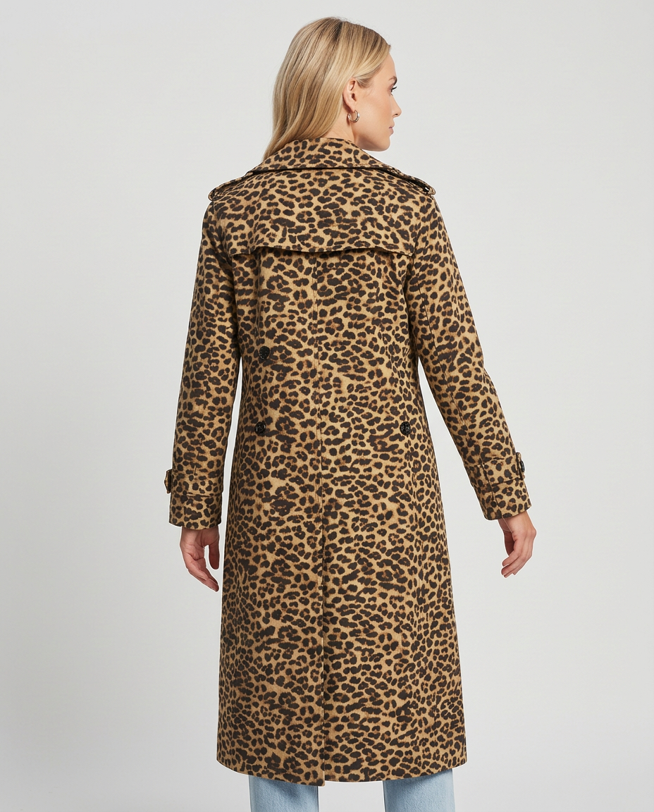 Trench largo con solapas de estampado de leopardo