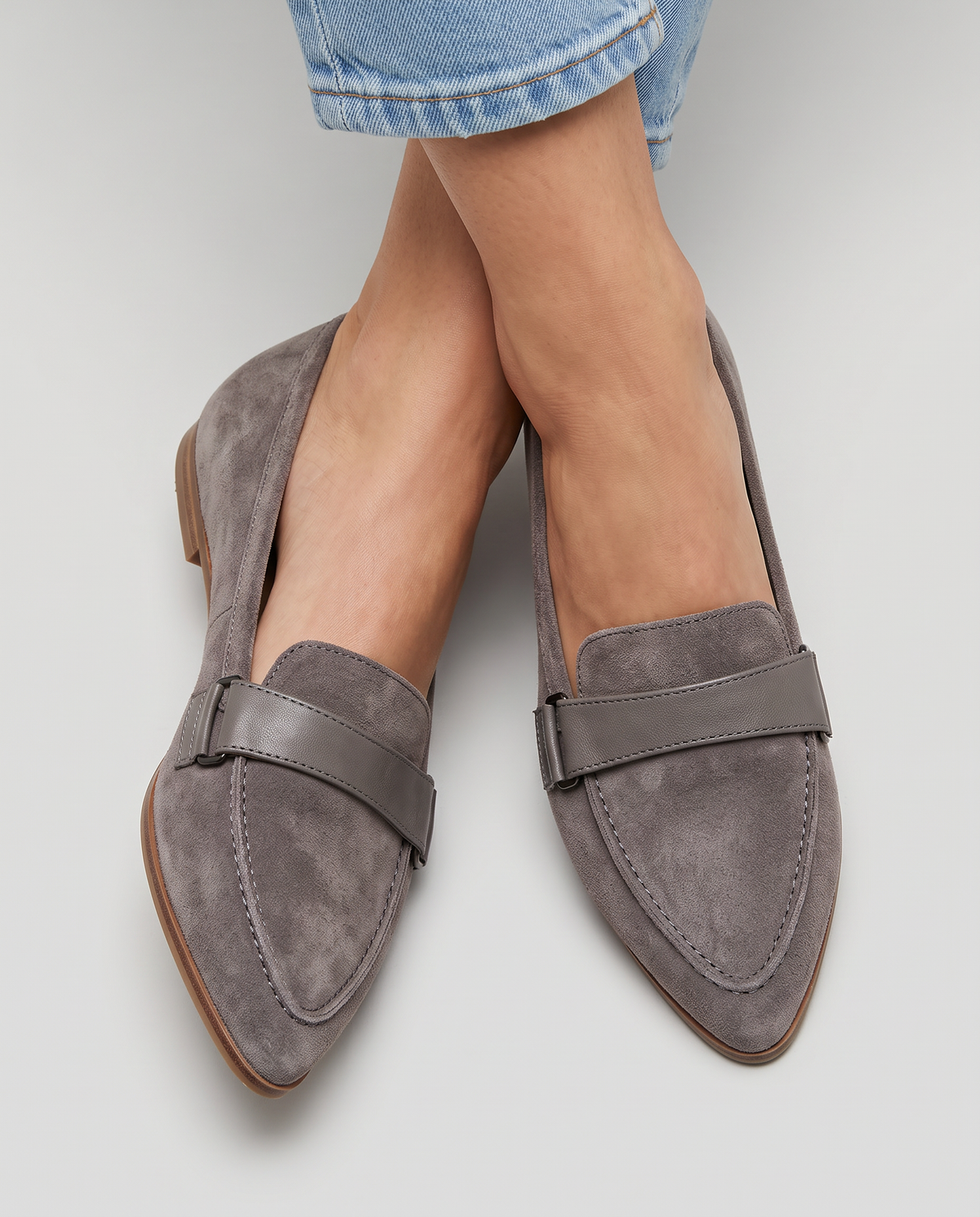 Mocasín de Punta con Franja en el Empeine