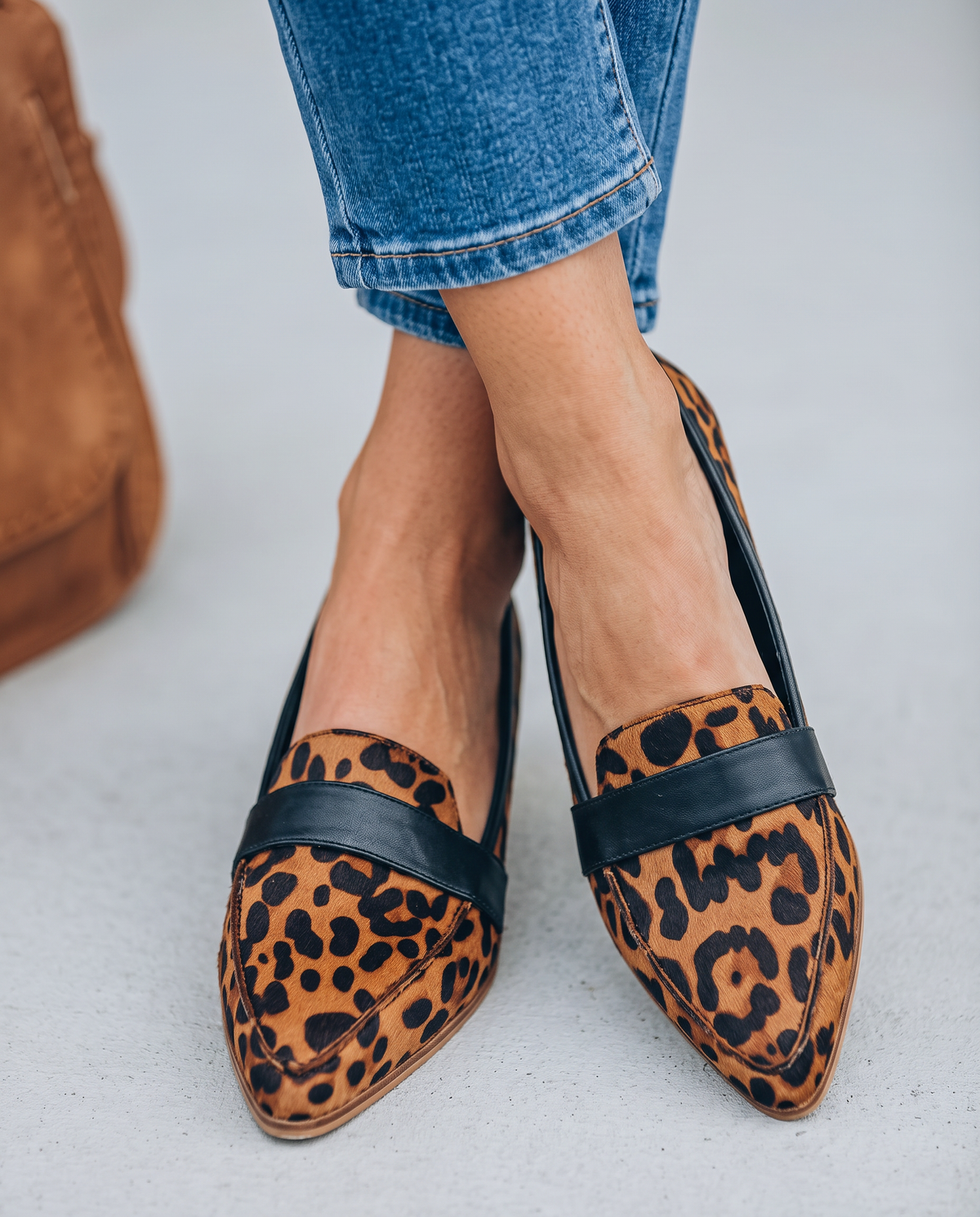 Mocasín de Punta con Franja en el Empeine