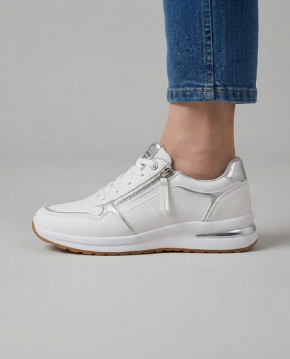 Zapatillas cómodas con cremallera y detalles metalizados