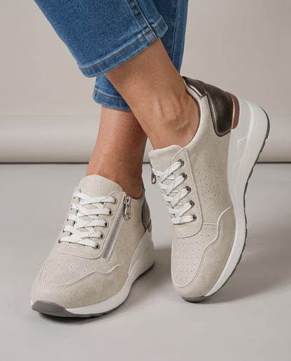 Zapatillas con cuña interna y cremallera