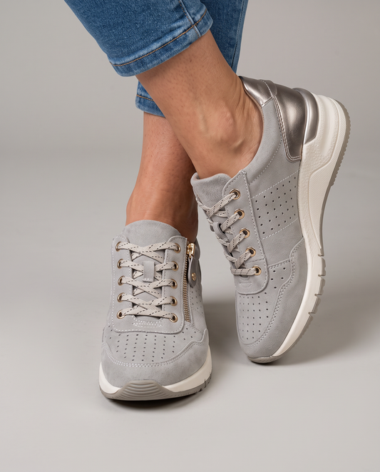 Zapatillas con cuña interna y cremallera