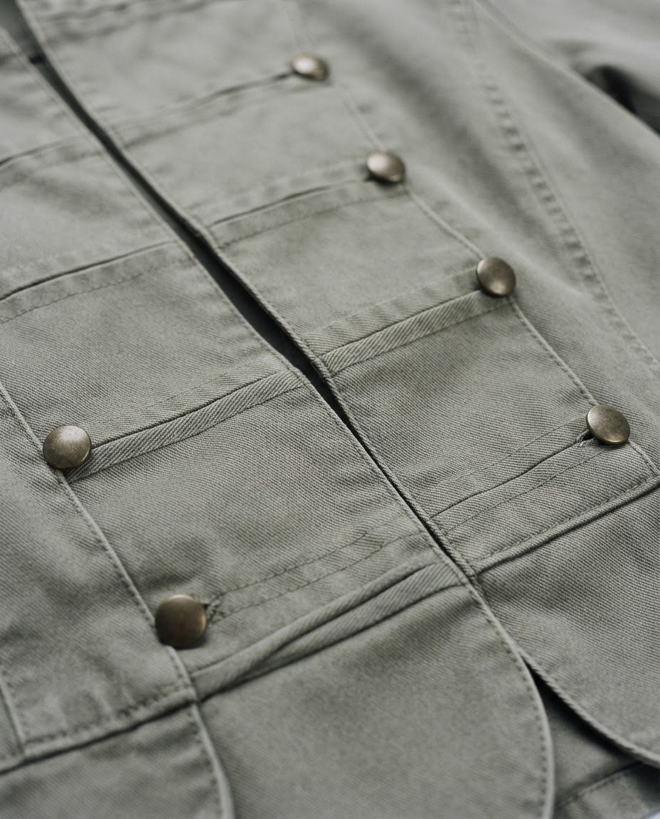 Chaqueta corta lavada con doble botonadura