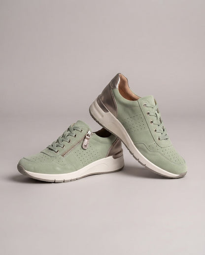 Zapatillas con cuña interna y cremallera