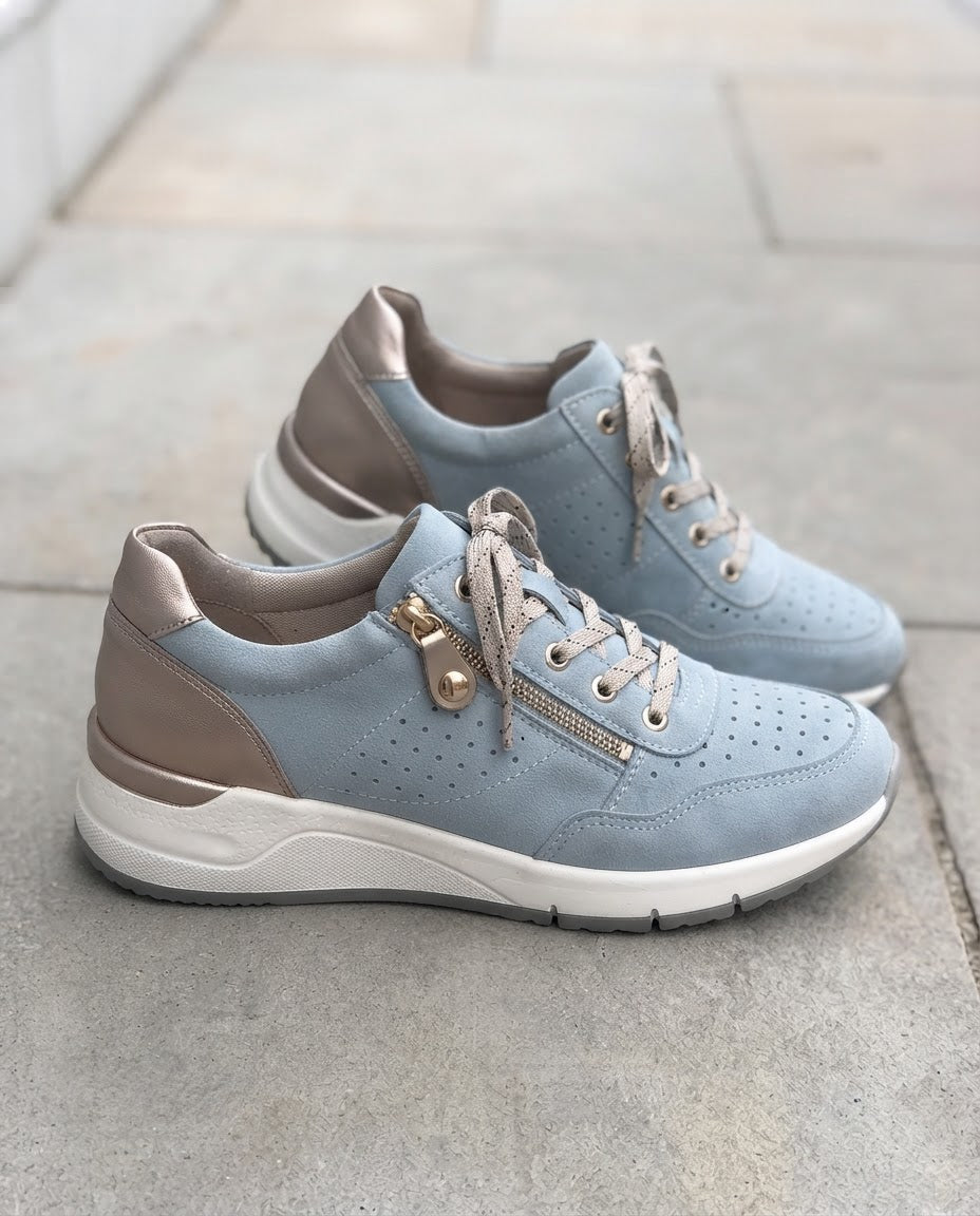 Zapatillas con cuña interna y cremallera
