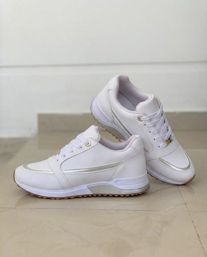 Zapatillas cómodas con perfil metalizado