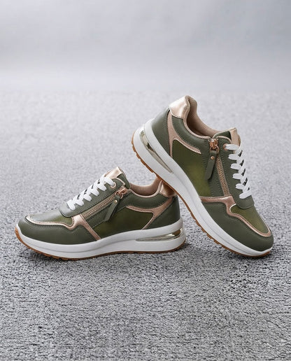 Zapatillas cómodas con cremallera y detalles metalizados