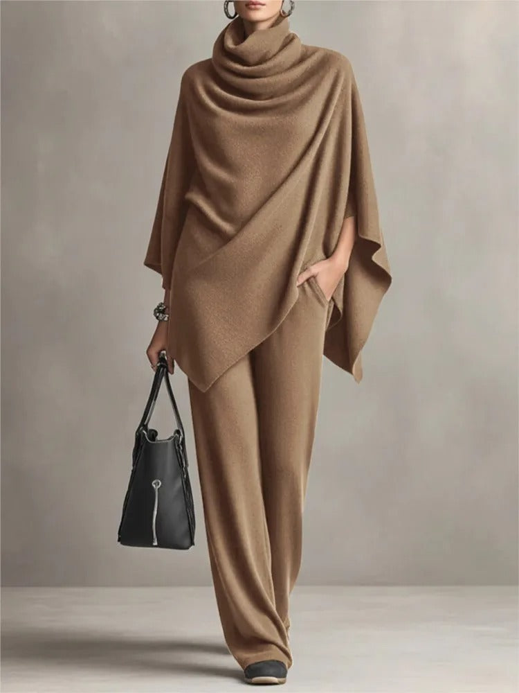 Matilde Conjunto Con Capa Y Cuello Alto
