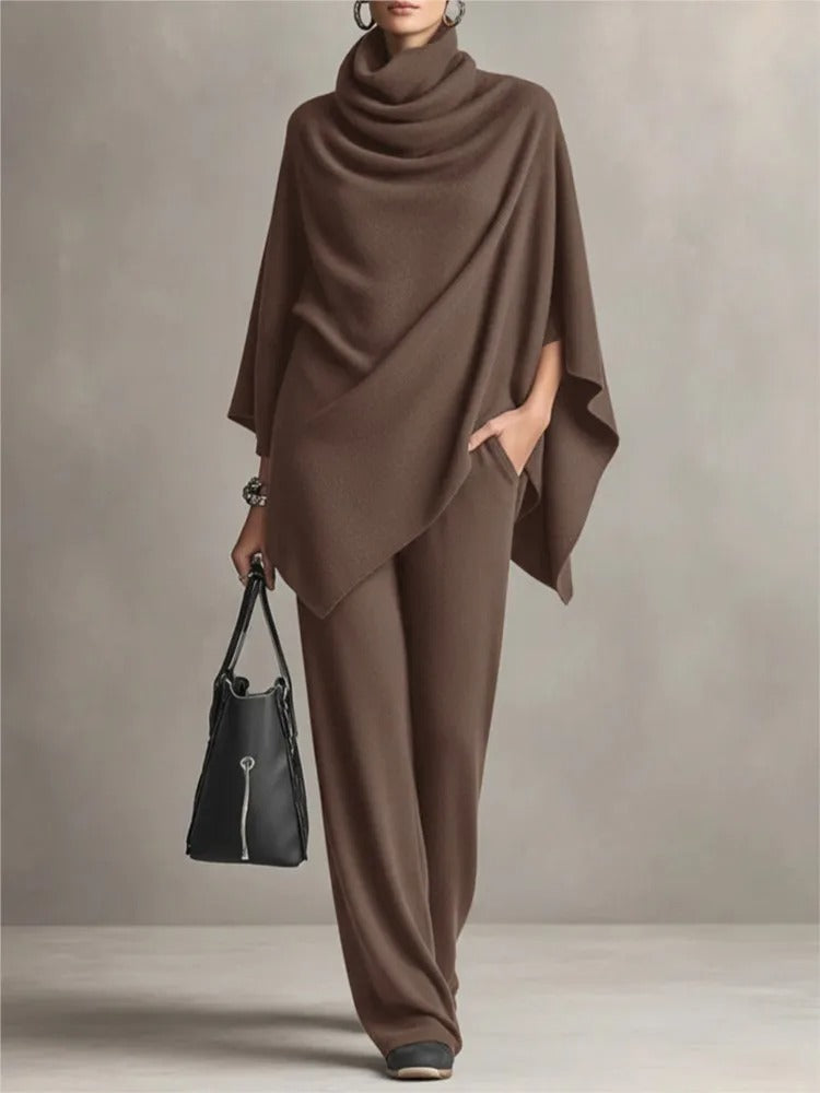 Matilde Conjunto Con Capa Y Cuello Alto