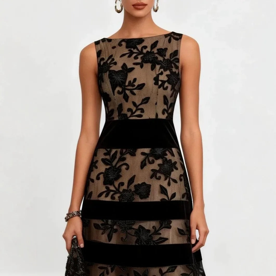 Vestido Midi Bordado Floral