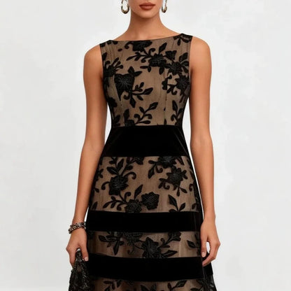 Vestido Midi Bordado Floral